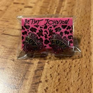 NWT Betsey Johnson pink heart love stud earrings